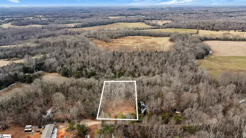 146 Knickerbocker Estates Rd, Fountain Inn, SC 29644