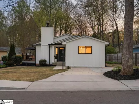 1005 Summit Dr, Greenville, SC 29609