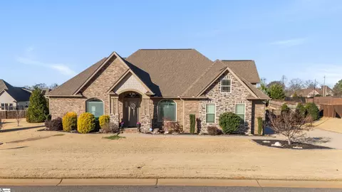 321 La Novia Ct, Boiling Springs, SC 29316