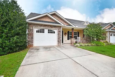 47 Hillsborough Dr, Anderson, SC 29621