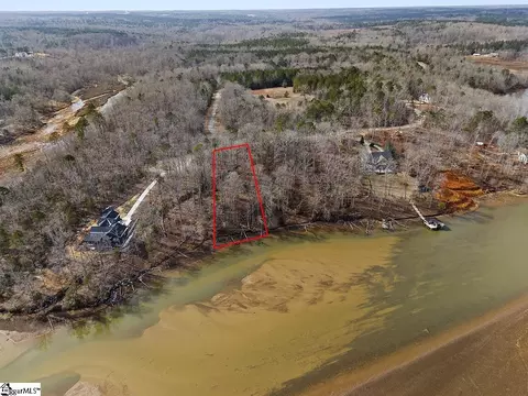 429 Terrapin Pointe Rd, Hodges, SC 29653