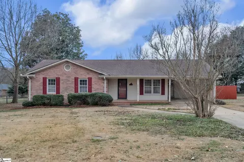 614 Heathwood Dr, Taylors, SC 29687