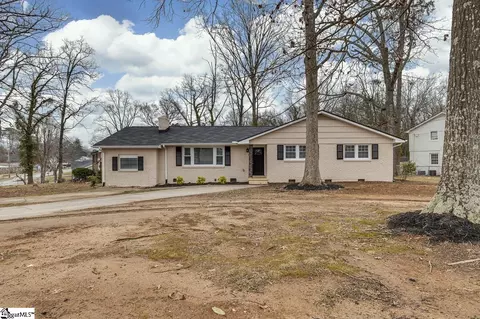 1 Pine Creek Ct, Greenville, SC 29605
