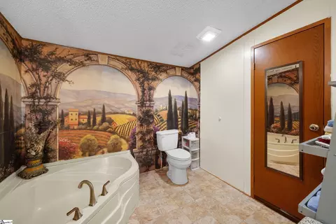Bath - 589 Ross Hill Rd, Gaffney, SC 29341 photo 2 of 3