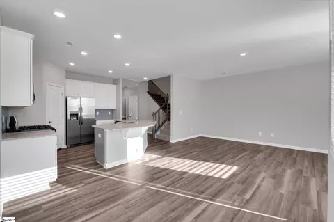 Living - 305 E Compass Way, Easley, SC 29640 photo 2 of 4