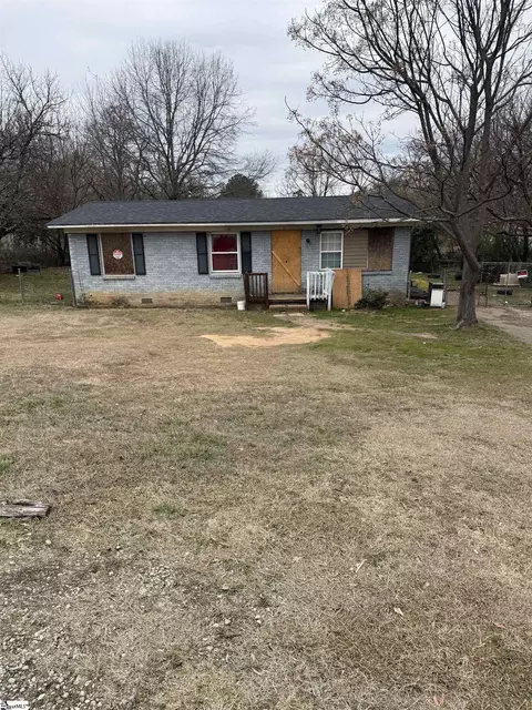 10 Julian Bond Ln, Spartanburg, SC 29307