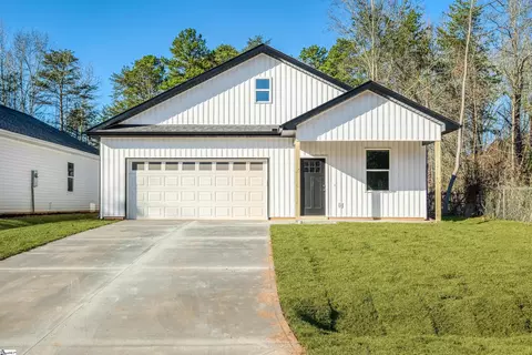 10 Pine Dr, Taylors, SC 29687