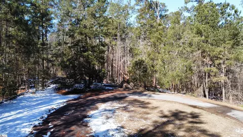 210 Georgian Ln, Mccormick, SC 29835