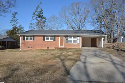 106 Lawnview Ct, Greenville, SC 29617
