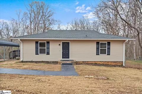 326 Millbank Rd, Wellford, SC 29385