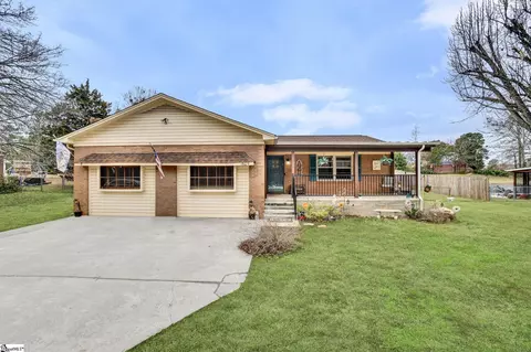 1605 E Durst Ave, Greenwood, SC 29649