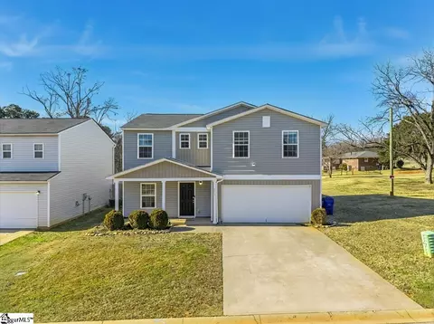 216 Wayfair Ln, Wellford, SC 29385