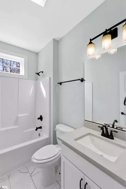 Bath - 115 Elliott Cir, Mccormick, SC 29835 photo 1 of 3