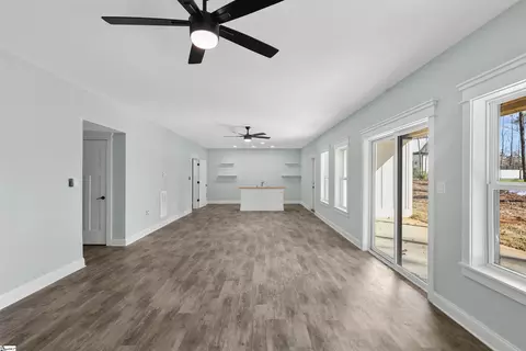 Living - 115 Elliott Cir, Mccormick, SC 29835 photo 3 of 3