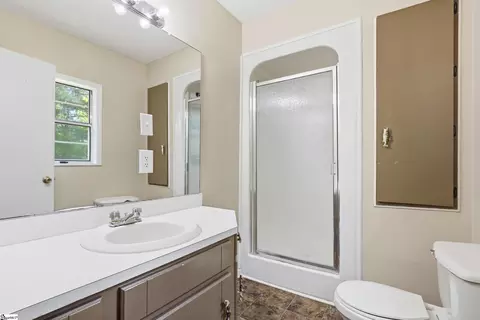 Bath - 104 Topeka Ln, Pendleton, SC 29670 photo 2 of 3