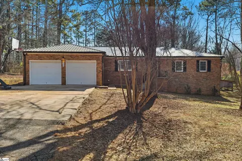 104 Topeka Ln, Pendleton, SC 29670