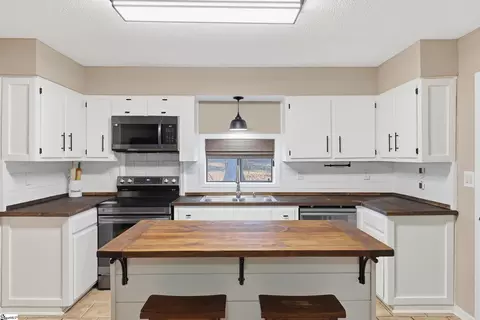 Kitchen - 104 Topeka Ln, Pendleton, SC 29670 photo 2 of 3