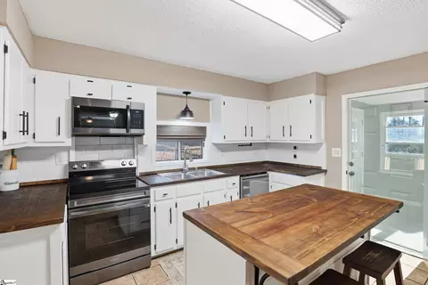 Kitchen - 104 Topeka Ln, Pendleton, SC 29670 photo 1 of 3