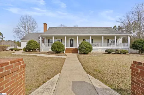 414 Giggle Dr, Laurens, SC 29360