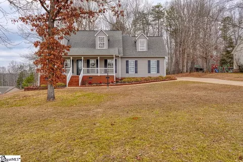 160 Blake Garrison Dr, Roebuck, SC 29376