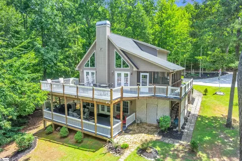 409 The Bear Blvd, Tamassee, SC 29686