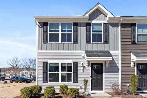 101 Fernside Ct, Greenville, SC 29617