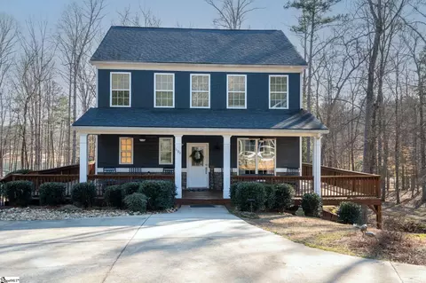 1120 Bay Dr, Fair Play, SC 29643