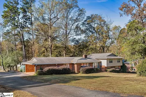 524 Perrin Dr, Spartanburg, SC 29307