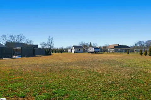 Exterior - 202 Muth Ave, Pelzer, SC 29669 photo 5 of 10
