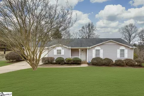 43 Rollingreen Rd, Greer, SC 29651