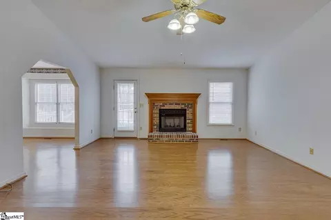 Living - 43 Rollingreen Rd, Greer, SC 29651 photo 4 of 8