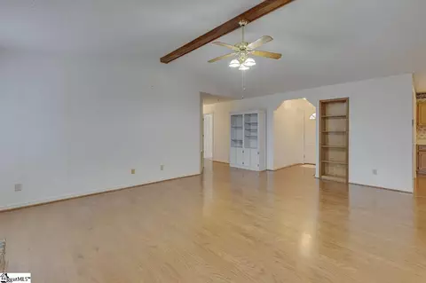 Living - 43 Rollingreen Rd, Greer, SC 29651 photo 6 of 8