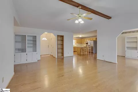 Living - 43 Rollingreen Rd, Greer, SC 29651 photo 7 of 8