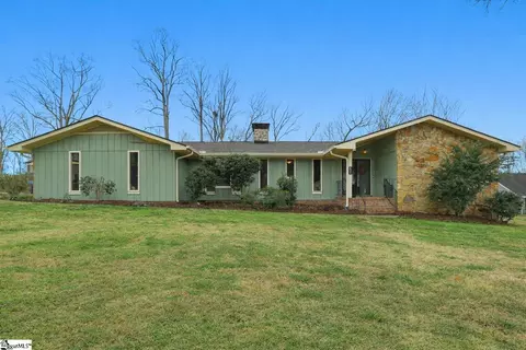 Exterior - 400 Clarendon Dr, Easley, SC 29642 photo 7 of 7