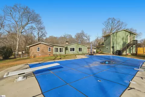 Exterior - 400 Clarendon Dr, Easley, SC 29642 photo 2 of 7