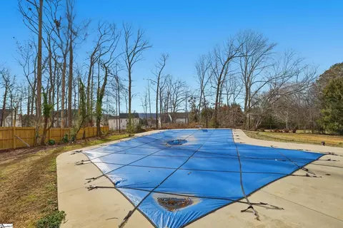 Exterior - 400 Clarendon Dr, Easley, SC 29642 photo 3 of 7