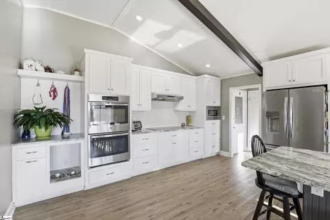 Kitchen - 400 Clarendon Dr, Easley, SC 29642 photo 3 of 4