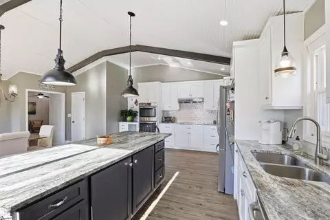 Kitchen - 400 Clarendon Dr, Easley, SC 29642 photo 2 of 4