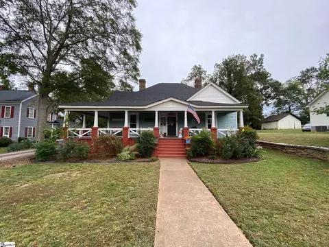 657 S Harper St, Laurens, SC 29360