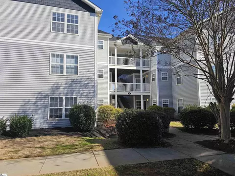 102 Universtiy Village Dr, Central, SC 29630