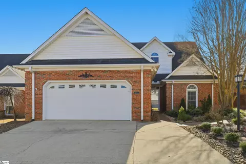231 Greenview Cir, Greenville, SC 29609