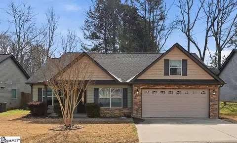 218 Heritage Creek Dr, Boiling Springs, SC 29316
