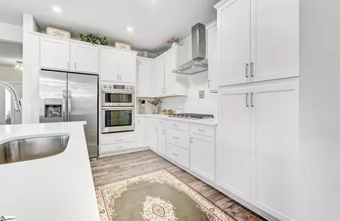 Kitchen - 656 Clairbook Ct, Greer, SC 29651 photo 4 of 4