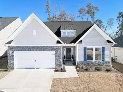 656 Clairbook Ct, Greer, SC 29651
