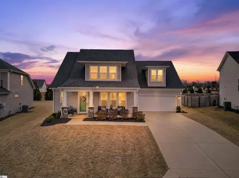 569 Fenwick Dr, Woodruff, SC 29388