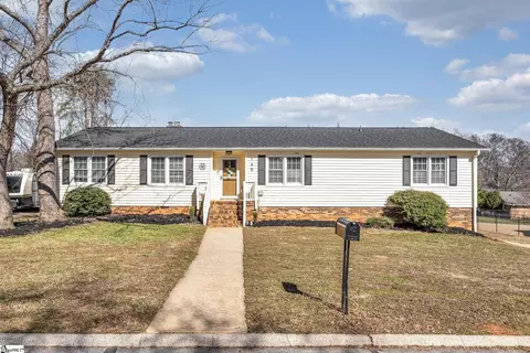 145 Oak Park Dr, Mauldin, SC 29662