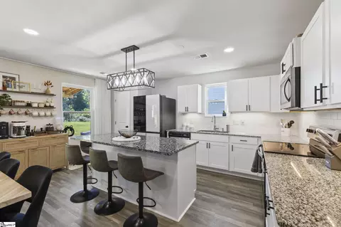 Kitchen - 489 Wagon Trl, Duncan, SC 29334 photo 1 of 4