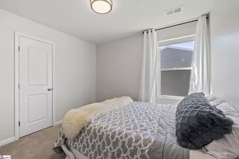 Bedroom - 489 Wagon Trl, Duncan, SC 29334 photo 3 of 6