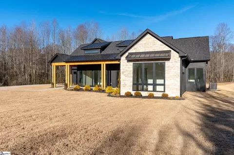 Exterior - 541 E Airport Rd, Greer, SC 29651 photo 2 of 5