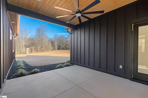 Exterior - 541 E Airport Rd, Greer, SC 29651 photo 4 of 5
